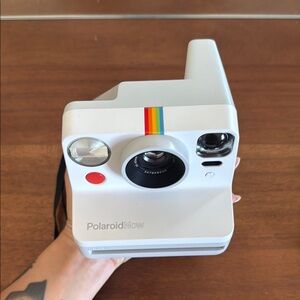 Polaroid Now Camera gen 3 - White with Rainbow Stripe